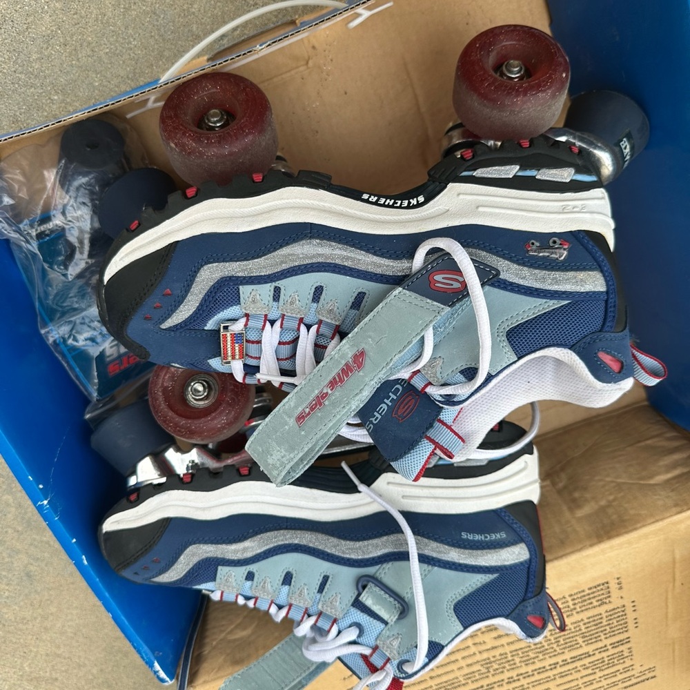 Sketcher rollerskates